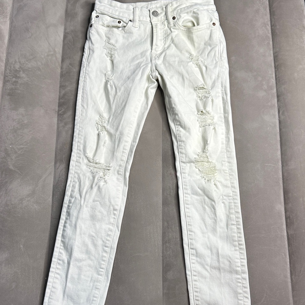 American Eagle Outfitters White Ripped Jeans size 28x32